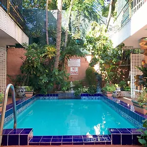Towne 2*, Nasáu Bahamas